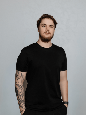 Усачев Радион